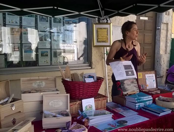 Stand calligraphie au Festival de la Correspondance à Grignan 2016