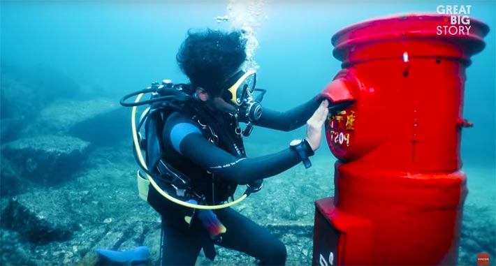 Japon insolite, une boite au lettres sous-marine